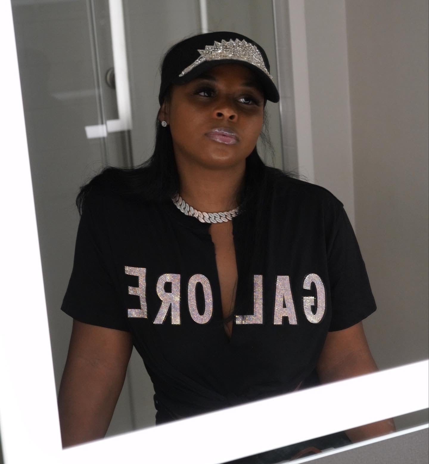 UNIFORM T-Shirt